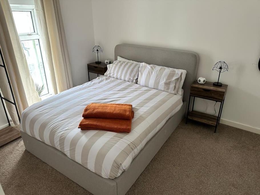 Stylish Miners Cottage At North Rd Porth  エクステリア 写真