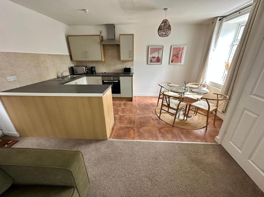 Stylish Miners Cottage At North Rd Porth  エクステリア 写真