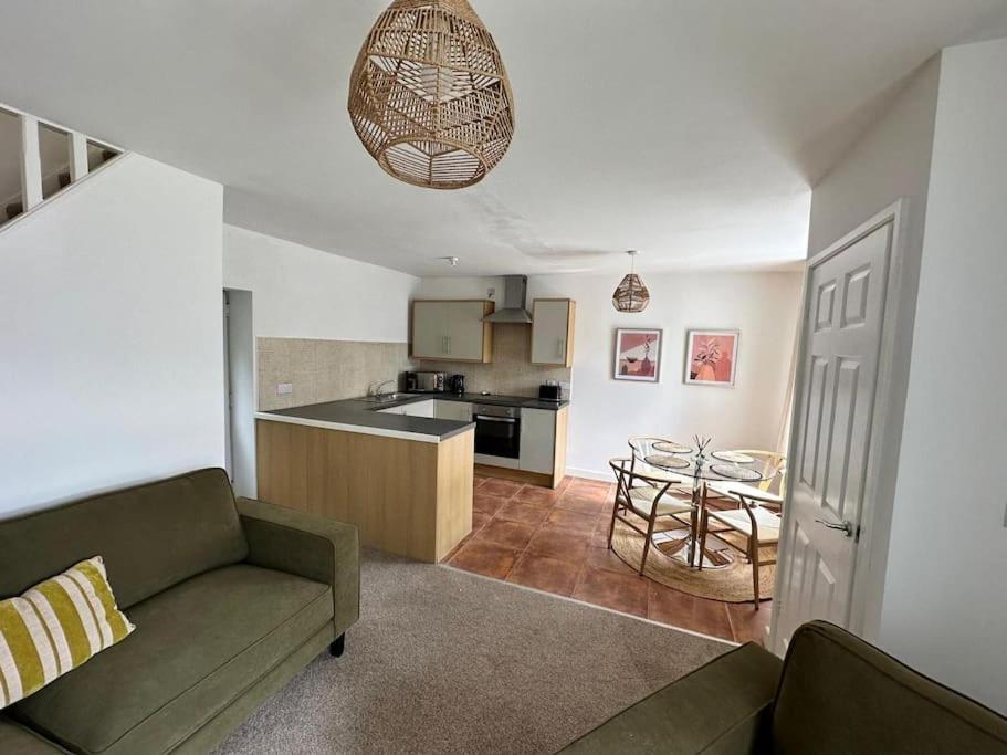Stylish Miners Cottage At North Rd Porth  エクステリア 写真